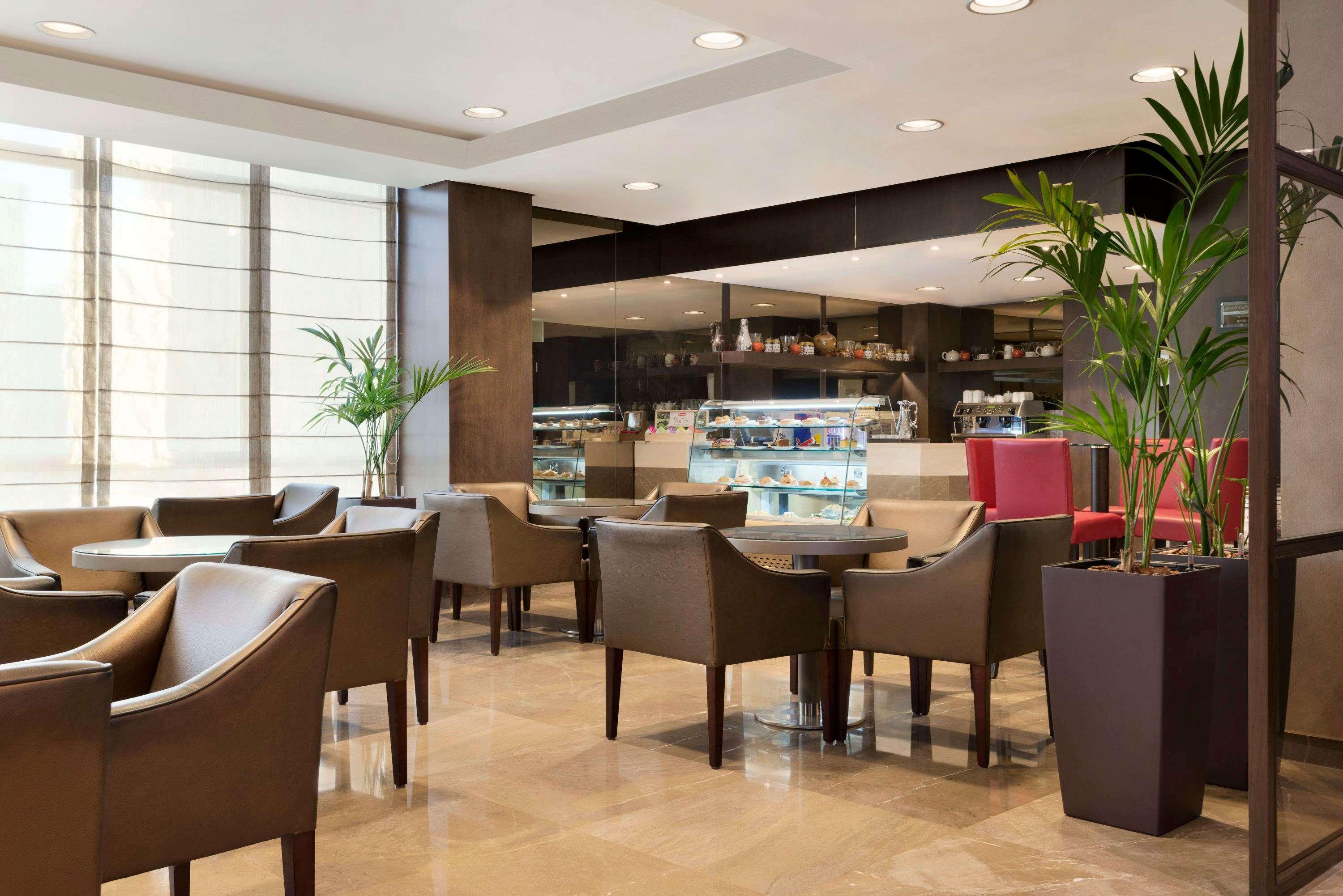 Hotel Ramada Downtown Abú Dhabí Exteriér fotografie